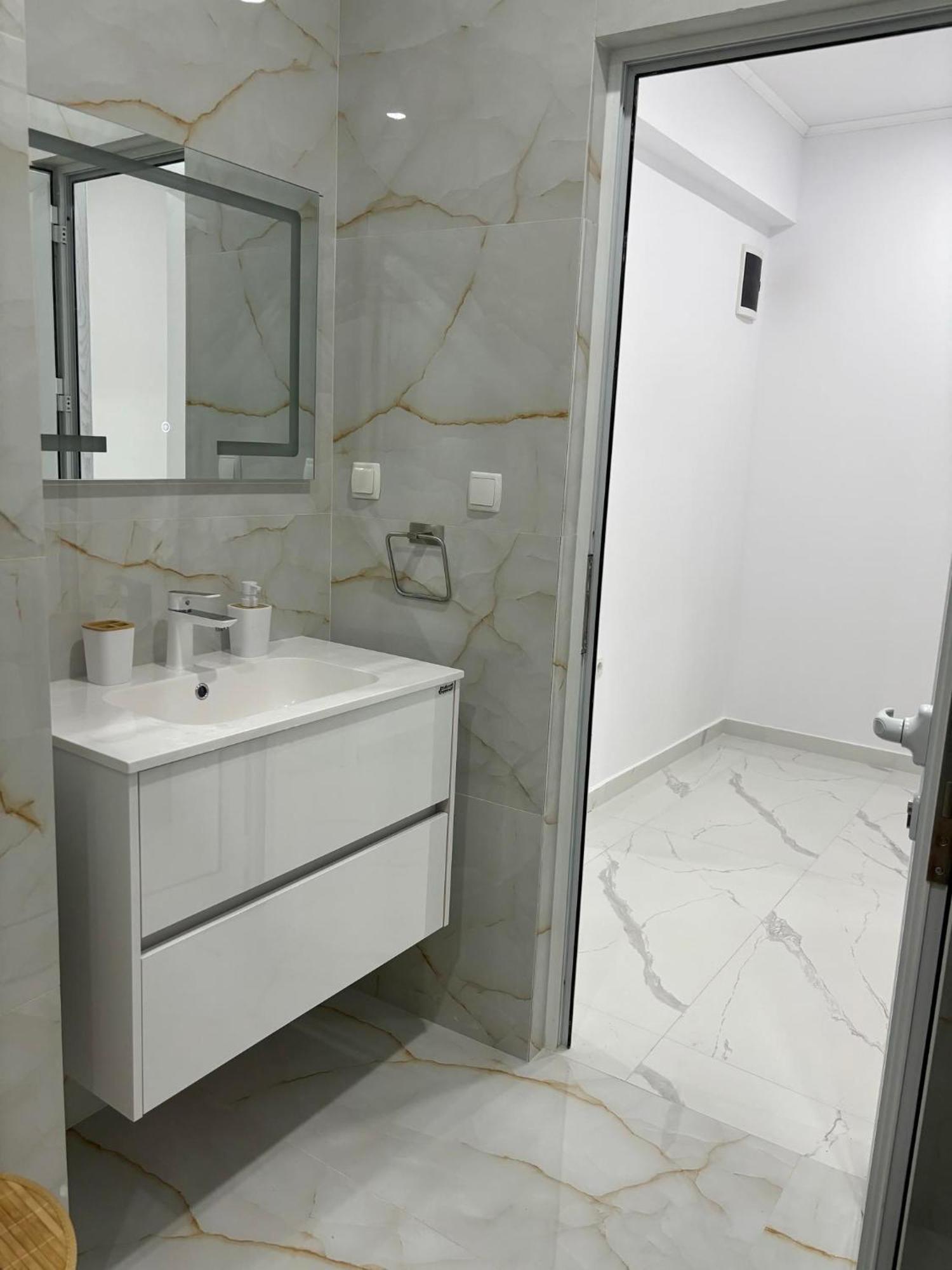 Apartament Pami Néa Péramos Zewnętrze zdjęcie
